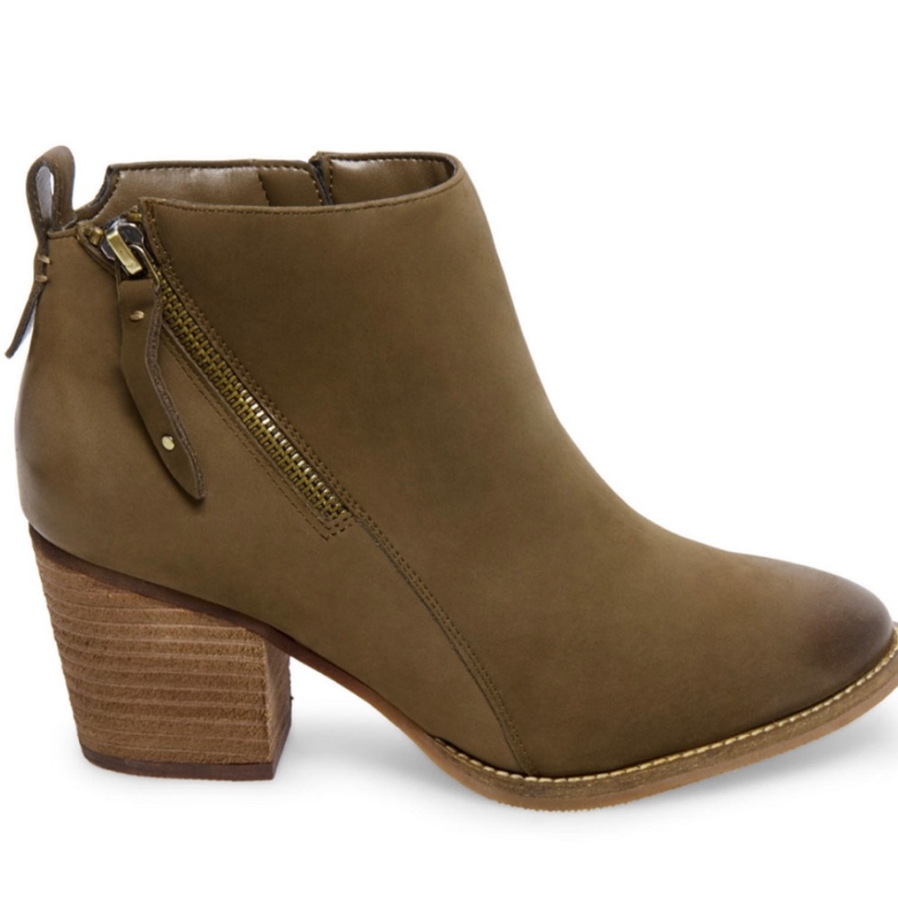 SOLD Aqua College Nancy Waterproof Booties